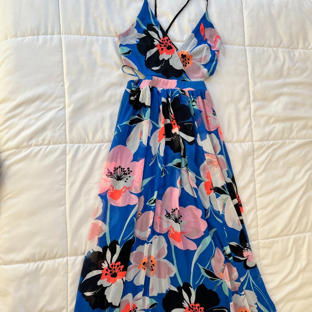 Express Floral Maxi Dress with a Criss-Cross Back (PETITE)